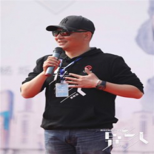 《异乡人》苏州开机 杨烁董洁携手走过漂洋过海的起落浮沉