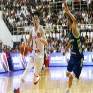 男篮蓝队获胜 大比分战胜斯洛文尼亚男篮