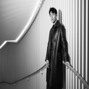 李程彬受邀出席品牌晚宴 新剧联动好感度持续攀升