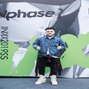 艾福杰尼受邀出席上海时装周 多彩涂鸦潮酷来袭