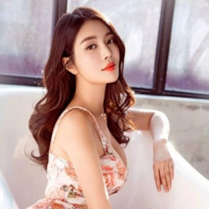 明星徐冬冬、陈键锋为青春热血喜剧《超能锦衣卫·藏龙秘术》助力打气