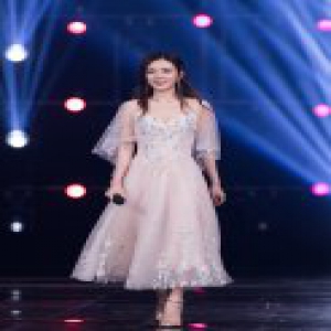 王晓晨现身中国蓝十周年晚会 网友纷纷呼吁参加《我就是演员》