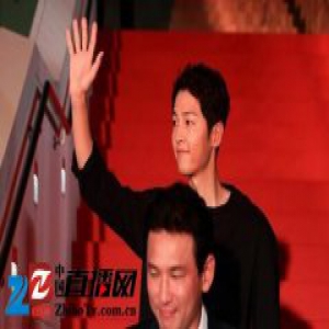 宋仲基海外亮相6000多名粉丝塞满现场 交通受影响