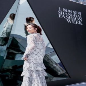 马赛罗·欧根、杨欣颖现身上海时装周 养眼组合惊艳亮相