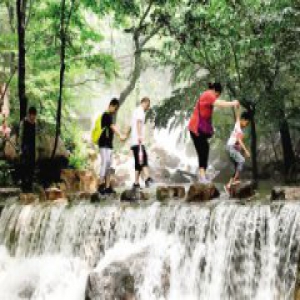 降雨过后 蓟州区梨木台等景区出现壮观水景