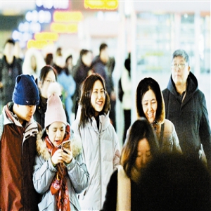 铁路返程高峰到来：加开临客 增设“急客”通道