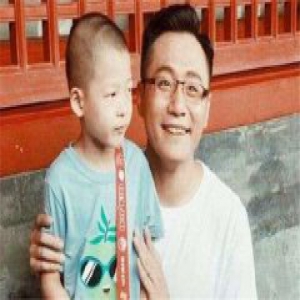 网友故宫偶遇刘烨 原来社长是在做公益