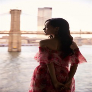 李一桐纽约时装周造型备受好评