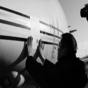 境外公司拖欠管理费数千万元 托管大飞机被查封