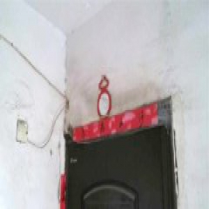 你挂"照妖镜"我开射灯 邻居争风水楼道"斗法”