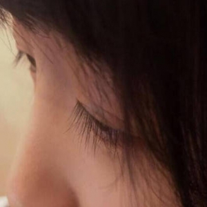 徐娇晒侧脸自拍 可网友的关注点却在…(图)