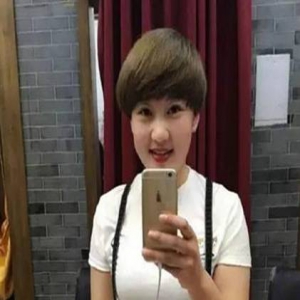 她曾是赵本山丑角女弟子 如今狂减110斤秒变女神