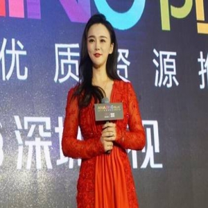 用力过猛？邹市明娇妻冉莹颖把自己P成了范冰冰(图)