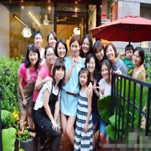 42岁林志玲晒同学会合影 年轻到像其他人的女儿(图)