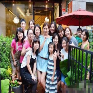 林志玲晒聚会合影 同学会秒变粉丝见面会(图)