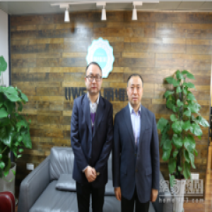 四川省商务厅副厅长杨春轩一行视察丽维家