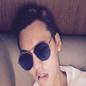 陈伟霆出道时曾为郭富城伴舞 坦言：镜头都拍不到我