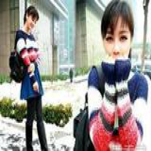 别光看古装 唐嫣的拼色毛衣实穿又时髦