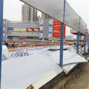 深圳一工地遭多人持"统一型号铁锤"打砸 28人被拘