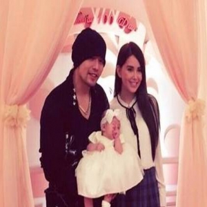 怀上二胎了？昆凌被曝录影2度跑去吐