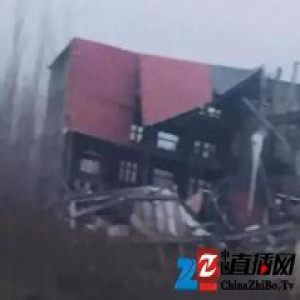 山东济南一栋在建厂房坍塌 或有十几人被困