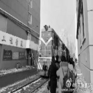 长春师大校园内通火车 网友：校园是得有多大