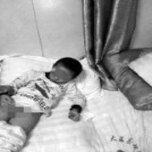 女幼师踢伤5岁男童下体 事发时正打别的孩子