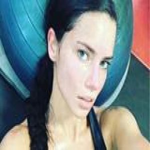 维密在即 天使们备战狂炫腹