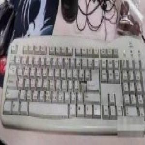 一老外拆开用了11年的键盘 网友直呼太恶心！真相居然是……