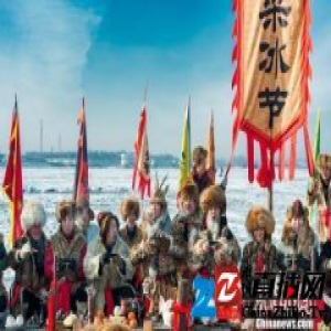 世界冰雪名城哈尔滨还原百年习俗“采冰造景”