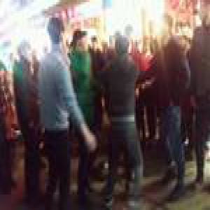 两小伙为争女友持械斗殴 叫嚣：未成年人杀人无罪