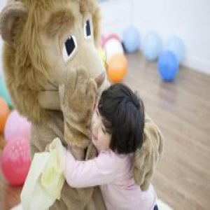 这8种人的抱抱可以拒绝！漫画教孩子什么是“身体边界”