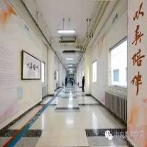 以美为伴：医艺同舟系列展第二回水彩作品展在中日医院举办