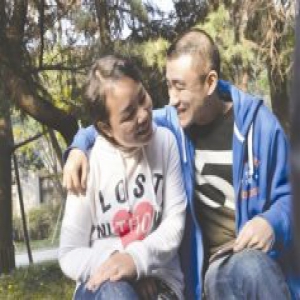 男女因做减肥手术相识 各减重100斤后结婚