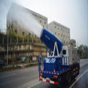 “治霾神器”惹争议 专家：雾炮车或加重PM2.5形成