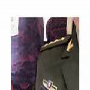 网红晒浓妆艳抹军装照冒充军委干部 军网：咋不上天