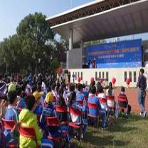 自动复原的“魔方机器人”、人性化的“智能婴儿手推车”......一起走进福田区科技教育嘉年华！