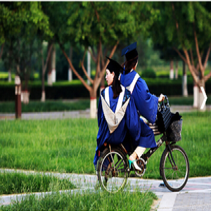 高校老师布置“浪漫作业”：手写500字情书