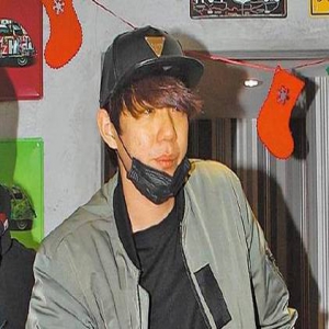 他因卖凉糕意外走红，签约经纪公司后两年只赚5万块