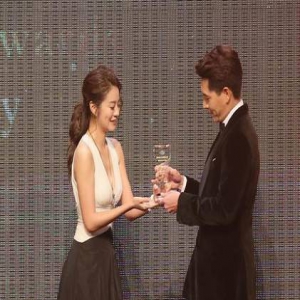 安以轩谈“富商男友”：非常非常重要的朋友