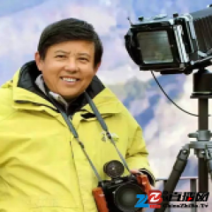 安徽大叔租8亩地建豪华庄园 美国人看完都服了