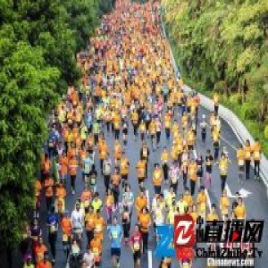 广州马拉松：3万名选手竞跑