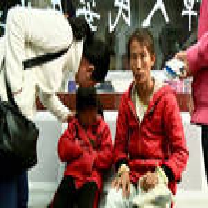 福建：3个月男婴母亲怀中当街被抢 嫌犯7小时落网