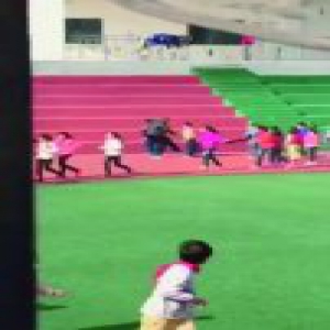 小学生喊教师绰号遭体罚 涉事老师被通报批评