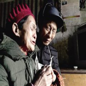 8岁女孩被小土狗咬一口 半年后狂犬病发作身亡