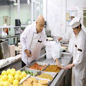 湖北某大一学生“组团”帮人跑腿日赚60元