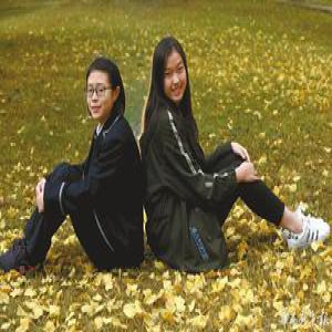 高三姐妹花被美国名校录取 能当冠军能当学霸