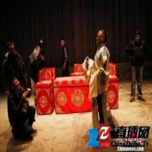 首都环卫工代表在国家京剧院零距离体验国粹艺术