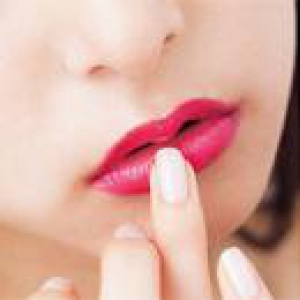 为什么你的红唇妆总是画不好 原来技巧都在这儿