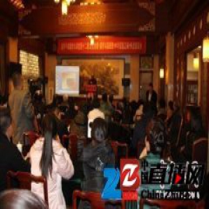 专家：正装即西服是误解 建议尽快研究设计出国服